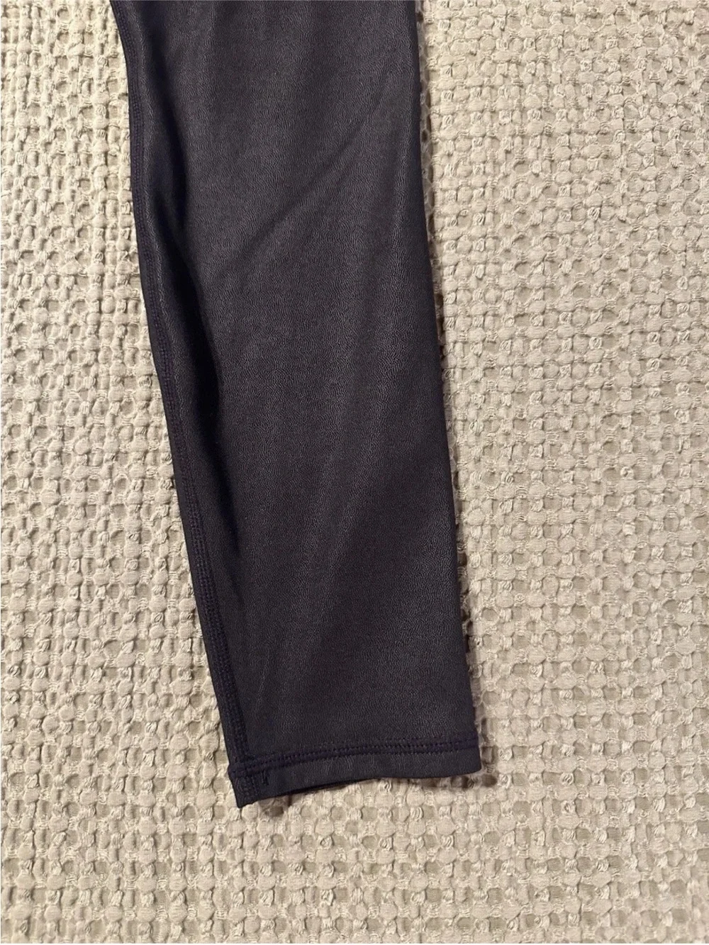 Women’s Fabletics Ankle Leggings Stretch Solid Black with sheen XS 24” length